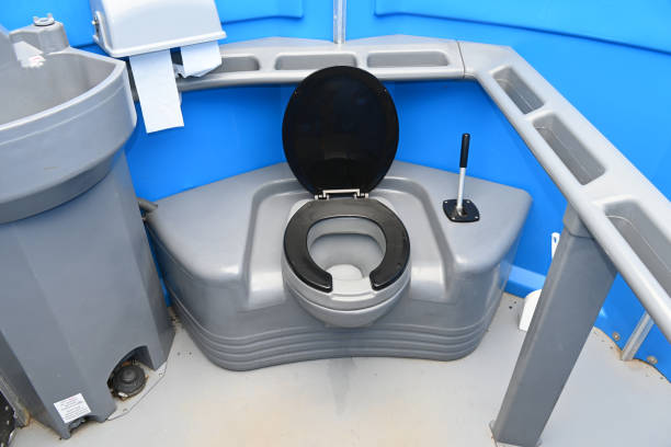 Best Porta potty delivery and setup  in Freeburg, IL